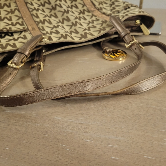 Michael Kors Sequin Stripe EW Tote - Picture 10 of 13